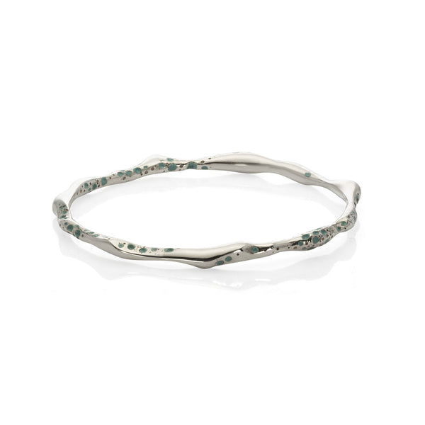 Angelaufenes Silber reinigen – Tipps für Silberschmuck