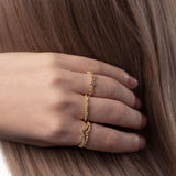 Schlichter Kügelchen Ring am Finger getragen – 925 Silber Zirkonia Ring