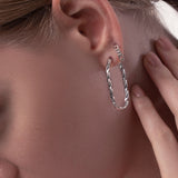 Minimalistische Chain Ohrringe 925 Silber am Ohr